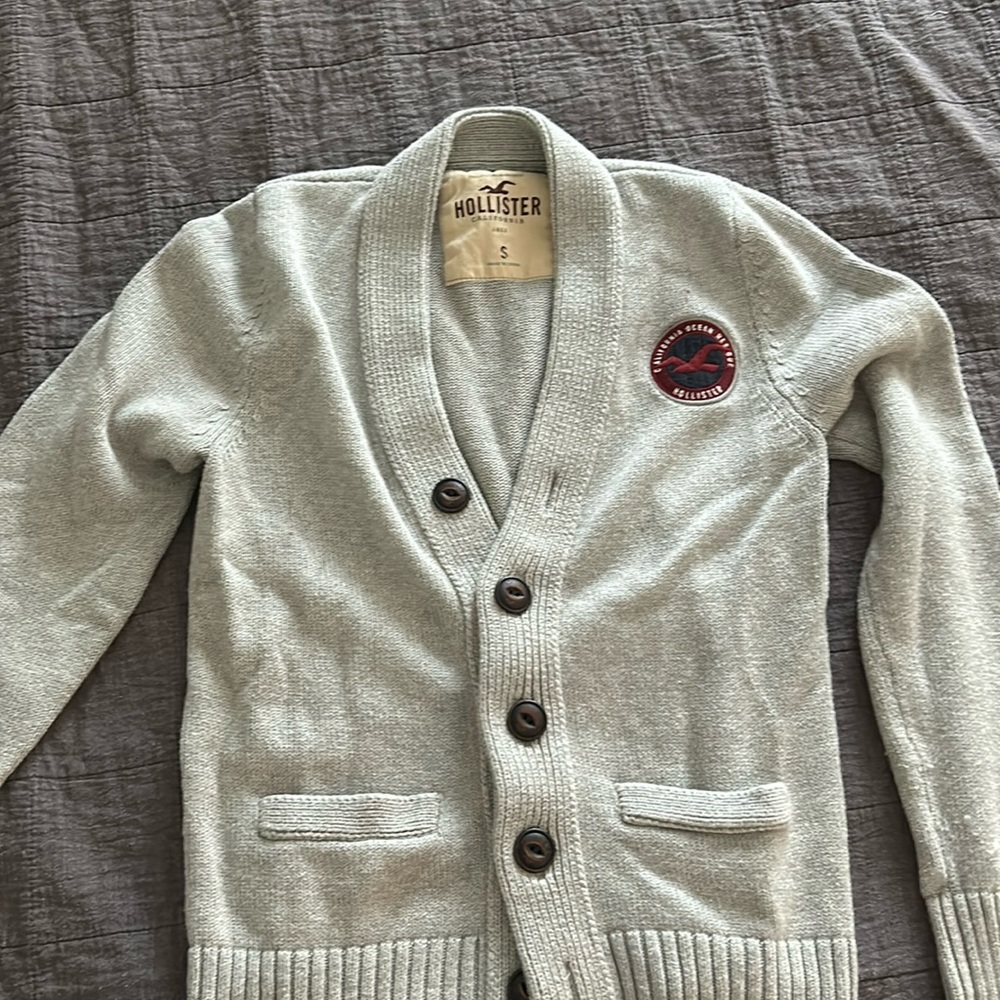 Hollister men cardigan size small. Grey.